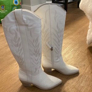 Dolce Vita Solei white boots